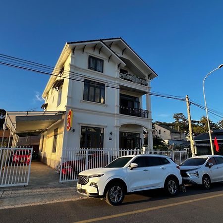 Anh Van Villa Hotel Да Лат Екстериор снимка