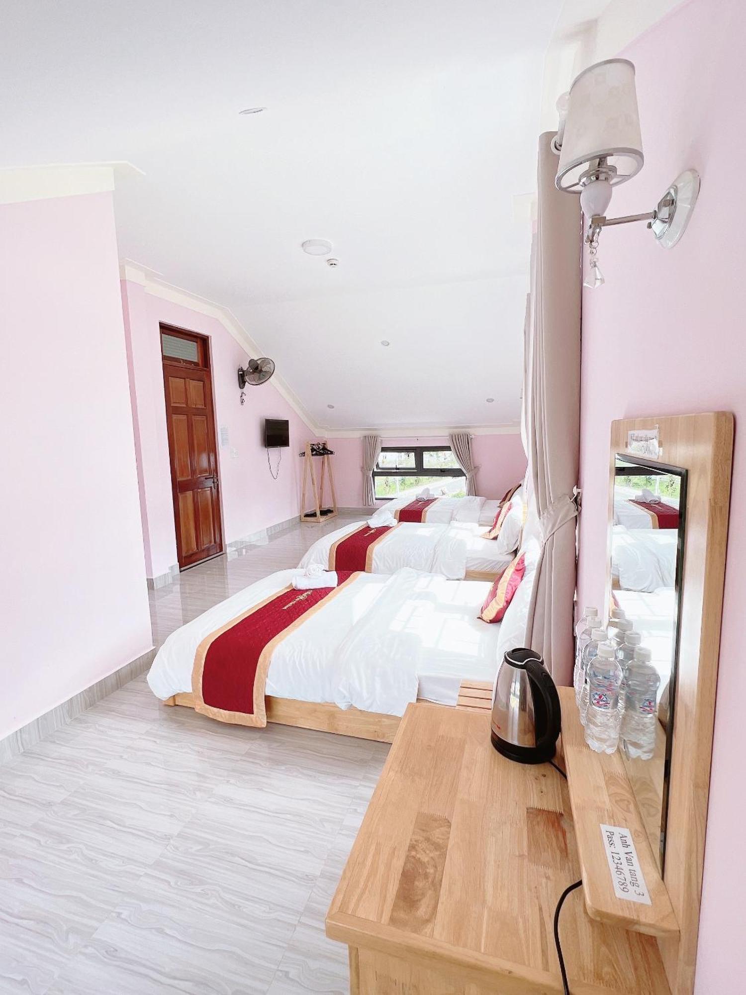 Anh Van Villa Hotel Да Лат Екстериор снимка