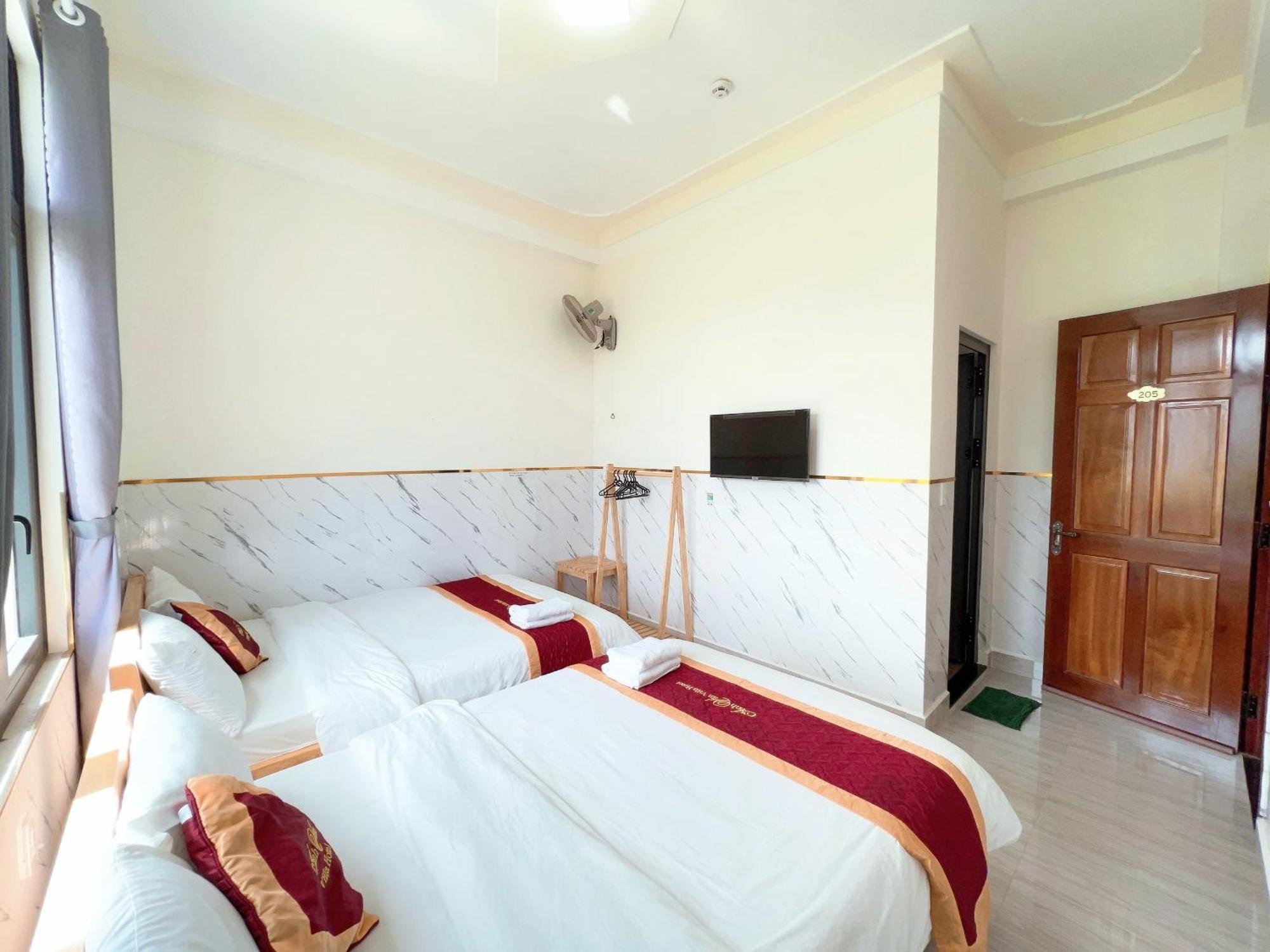 Anh Van Villa Hotel Да Лат Екстериор снимка